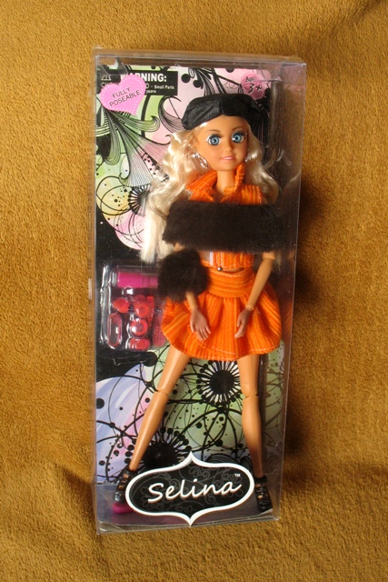 Selina - интересная шарнирная куколка