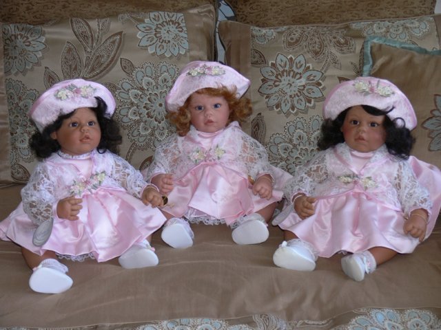 Три подружки кудряшки. Lee Middleton