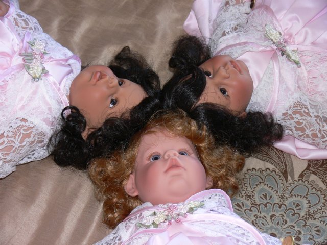 Три подружки кудряшки. Lee Middleton