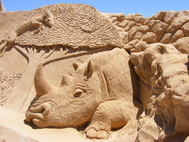 Замки, произведения скульптуры из песка