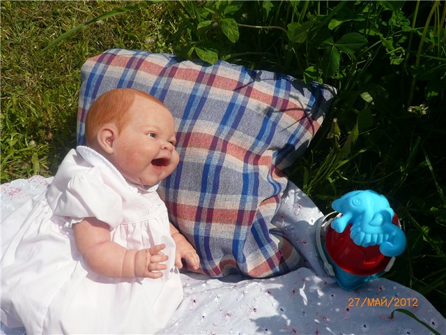 Лолочка гостит у бабушки Лены