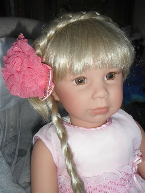 Куклы те, что радуют уже других