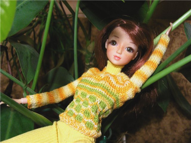 Связаные на шпильках наряды для маленьких кукол (фото 3)