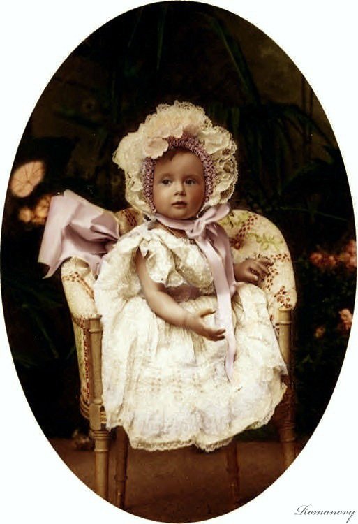 Девочка другой эпохи - милый ангел редчайшей красоты