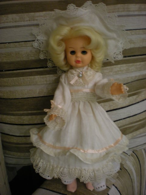 Не антикварное платье для не антикварной куклы (фото 5)