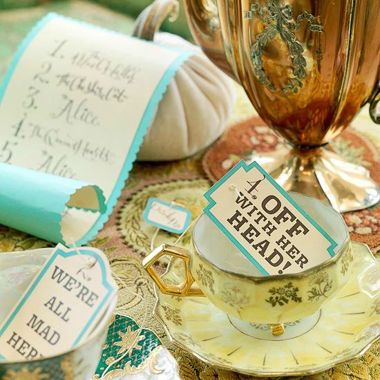 Глубока ли кроличья нора или Хэллоуин в Зазеркалье