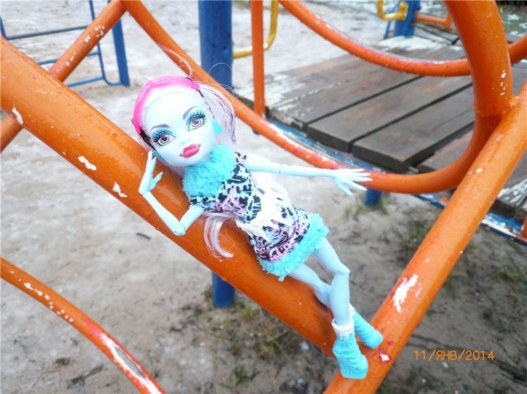 Снежана. Очаровательная куколка Монстр Хай (фото 3)