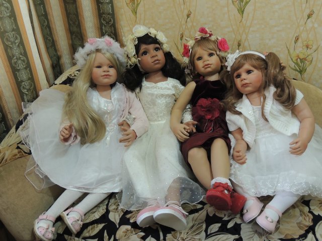 Вот и моя компания решила присоединиться к поздравлениям всех с Новогодними праздниками