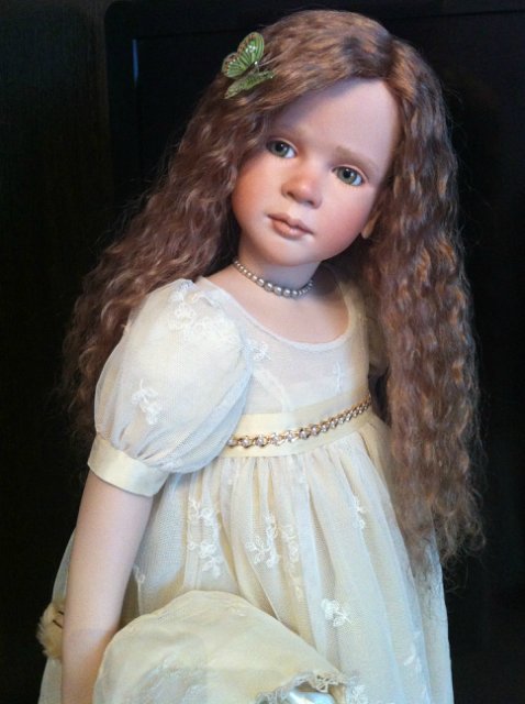 … была в том милом возрасте, когда девочка уже не ребенок, а ребенок еще не девушка. Лилу (Lilou) от автора Рут Треффайзен