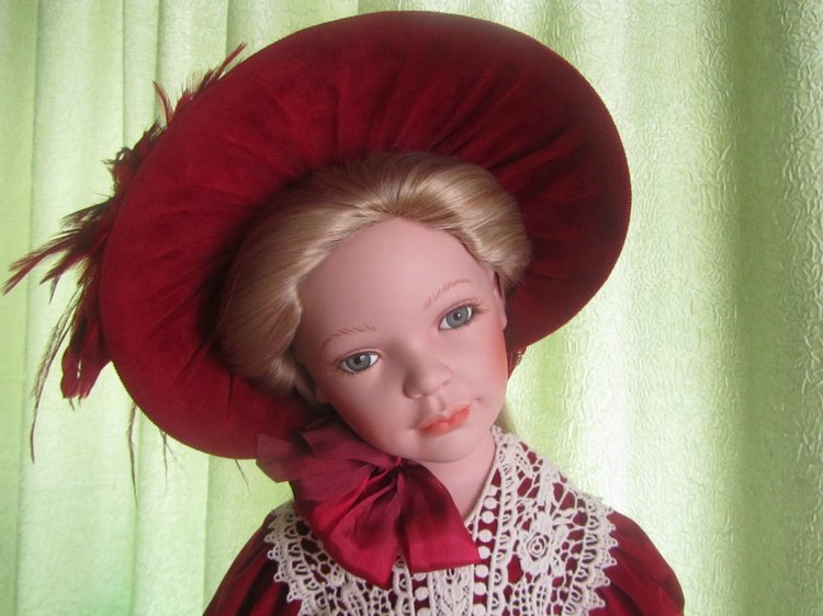 Фарфоровая кукла Ева - "реверанс позапрошлому веку"