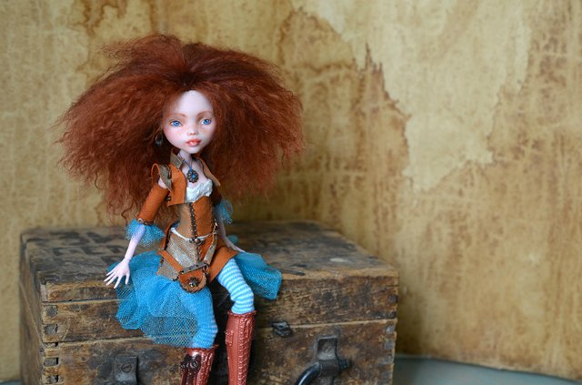 ООАК Дракулауры из Monster High. Версия 2 (фото 3)