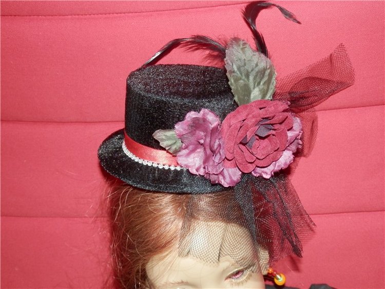 Миниатюрная шляпка в центре внимания | Бэйбики Миниатюрная шляпка в центре внимания