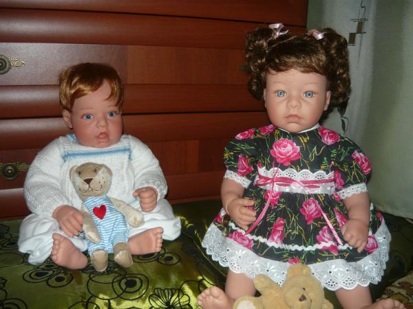 Хотим представиться! "Playing mommy" от Lee Middleton