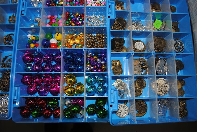 Выставка на Тишинке "Атмосфера творчества". Октябрь 2014. Бусинка к бусинке - получаются бусики! Кружево для антикварных