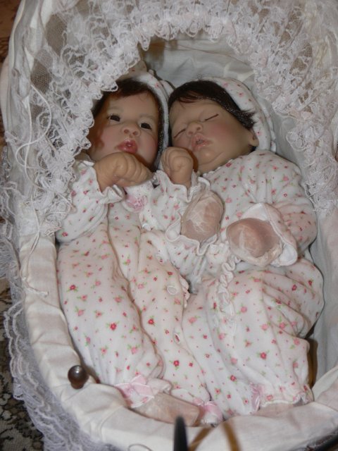 Чудо малыши в детской колясочке.. Artista Charisma Doll (фото 3)