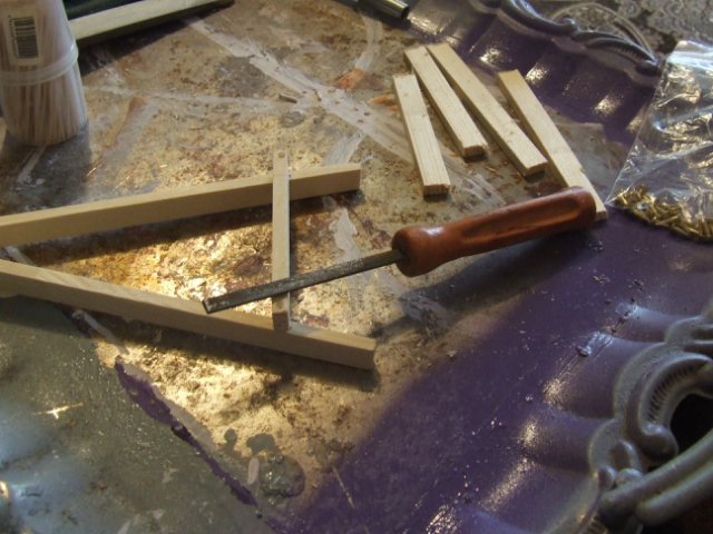 Мастер-класс "Создание мольберта и холста к нему для кукольного румбокса масштаба 1:12"