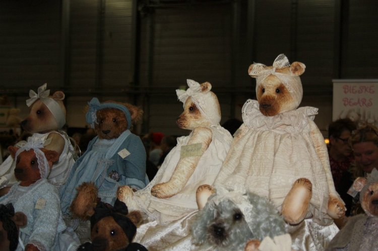 Выставка кукол, мишек тедди, кукольных домиков и миниатюры в Нидерландах. Продолжение