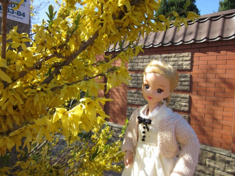 И вновь Хелена посещает логопедический кабинет... а заодно и рассматривает садик