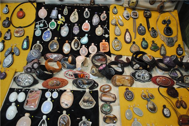 Выставка на Тишинке "Атмосфера творчества". Октябрь 2014. Начнем со второго этажа