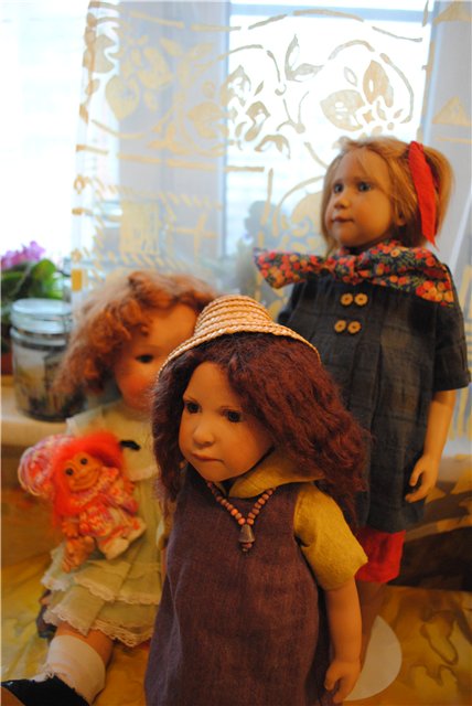 Кое-что из чулочно-носочной истории. Какого качества чулочки на куклах известных мастеров современности