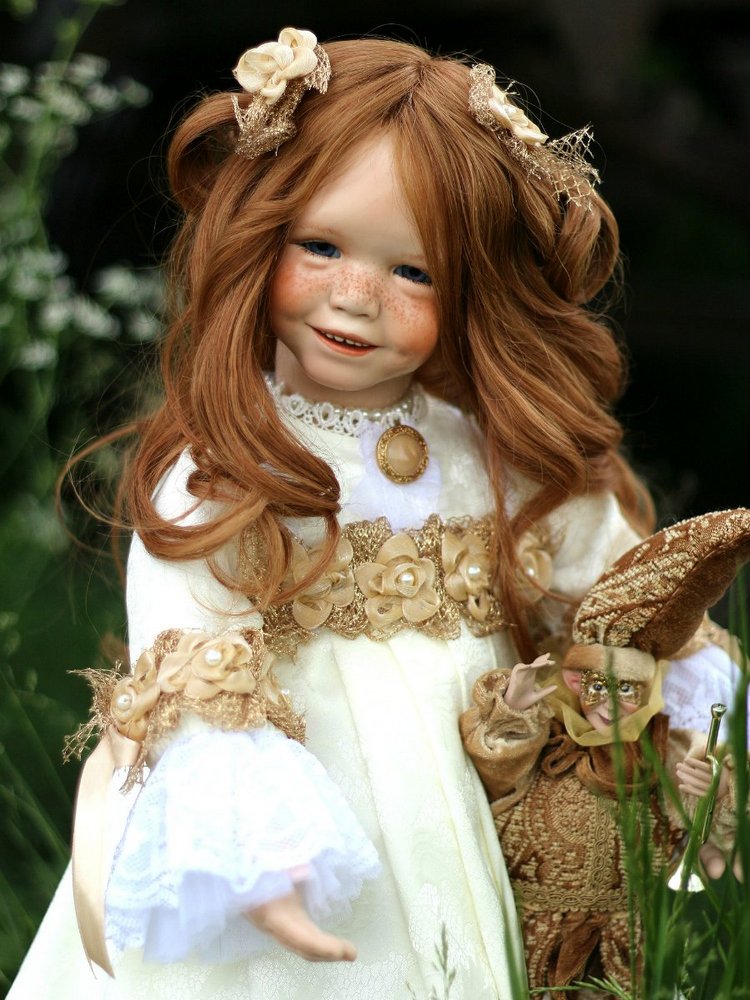 Улыбнется девочка, подмигнет слегка ... кудри ярко-рыжие ручкой теребя