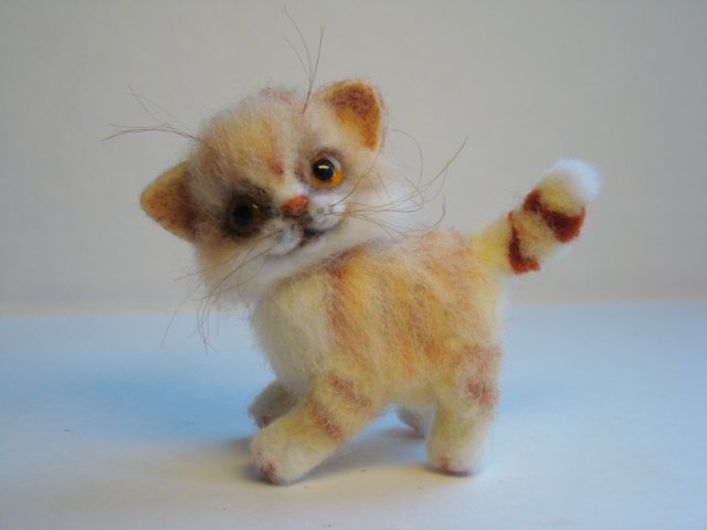 Усатый - полосатый. Авторская игрушка валянием из шерсти Ольги Чернухо (фото 2)