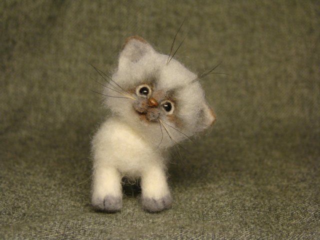 Котейка. Авторская игрушка валянием из шерсти Ольги Чернухо