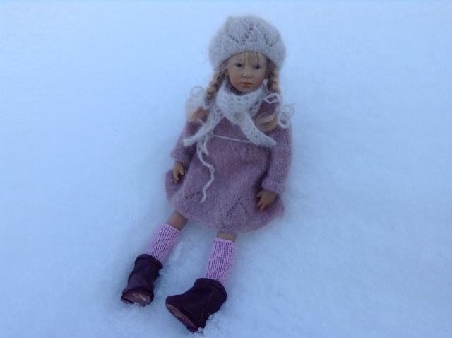 Зимняя фотосессия Сири. Siri mini club A. Himstedt (фото 6)