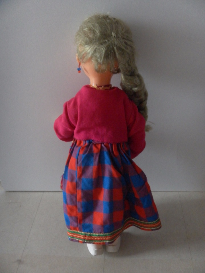 Фабрика 8 марта и серия "Куклы в старинных костюмах русских губерний"