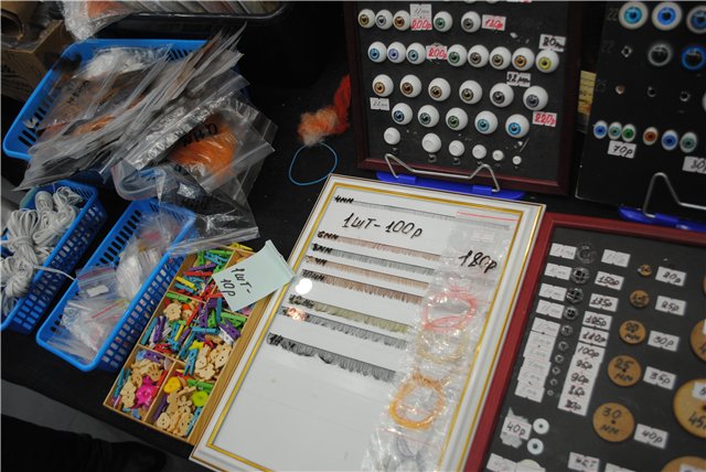 Выставка на Тишинке "Атмосфера творчества". Октябрь 2014. Бусинка к бусинке - получаются бусики! Кружево для антикварных