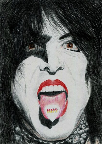 А ещё я немножечко рисую…