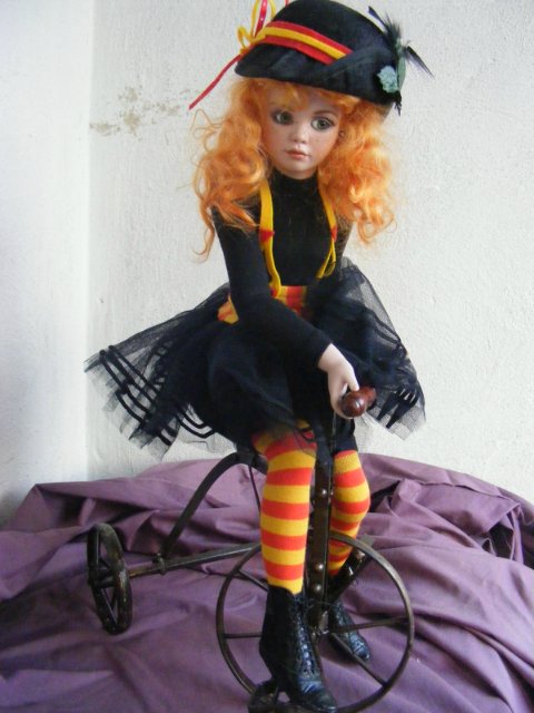 Фарфоровая кукла Zinnia автора Jan MClean, коллекция Flower Heart Collection