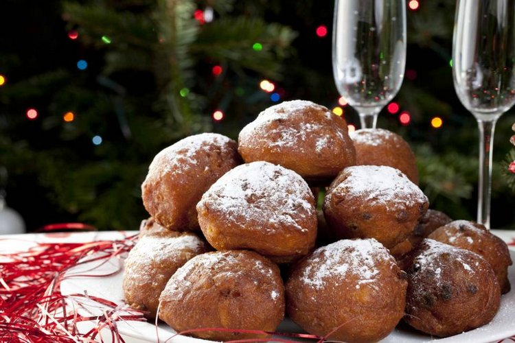 Новогодние рецепты: Голландские пончики - Oliebollen