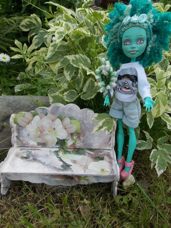 Лавочка в стиле декупаж для кукол (фото 5)