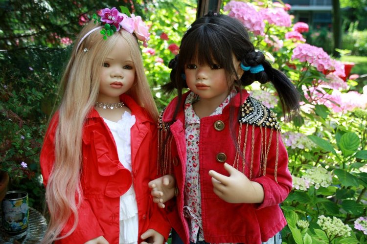 Солнечный денек в саду. Часть третья - Лилит и Анна Лу