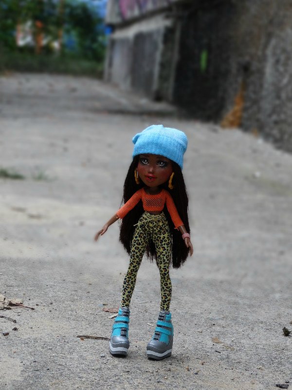 Мои девочки (перерисованные Братц 2015) вышли на улицу