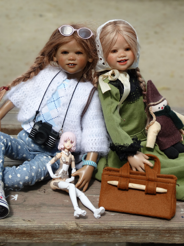 Девочки из разных эпох. Куклы Аннет Химштедт. Или с любимыми не расставайтесь