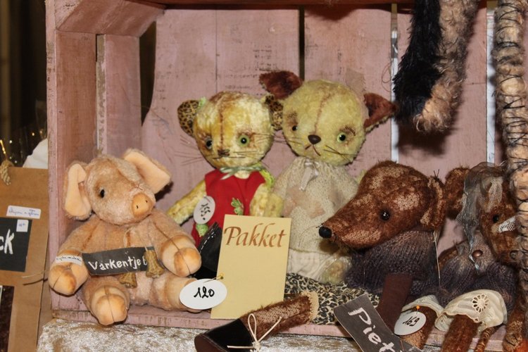 Все на выставку! Продолжение: Куклы и мишки