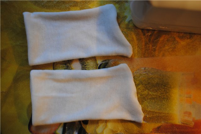 Пошаговая инструкция, как сшить носки для куклы из хлопкового трикотажа