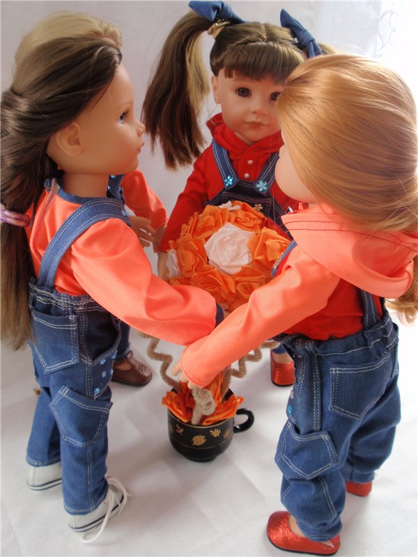 И мы и мы хотим поздравить наших мам, бабушек, тетушек, сестер и всех-всех женщин с самым женским Днем 8 Марта