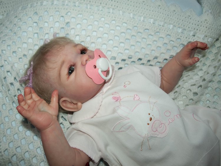 Сэнди - девочка реборн из молда Sandy (фото 6)