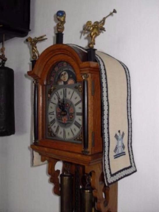 Старинные часы еще идут. Коллекция старинных часов