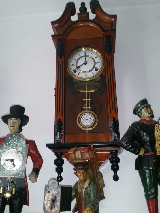 Старинные часы еще идут. Коллекция старинных часов - часть вторая