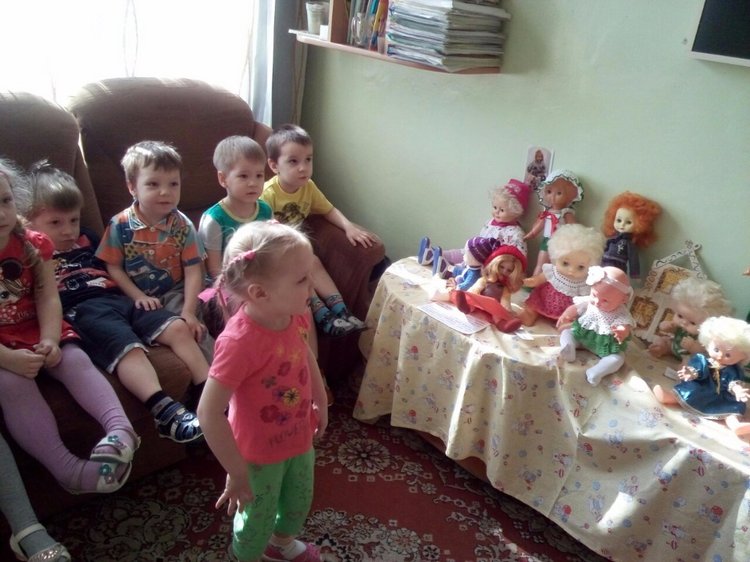 Выставка кукол в детском саду