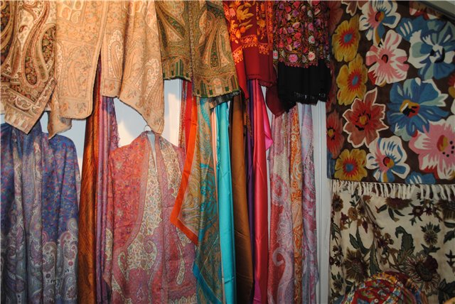 Выставка на Тишинке "Атмосфера творчества". Октябрь 2014. Бусинка к бусинке - получаются бусики! Кружево для антикварных