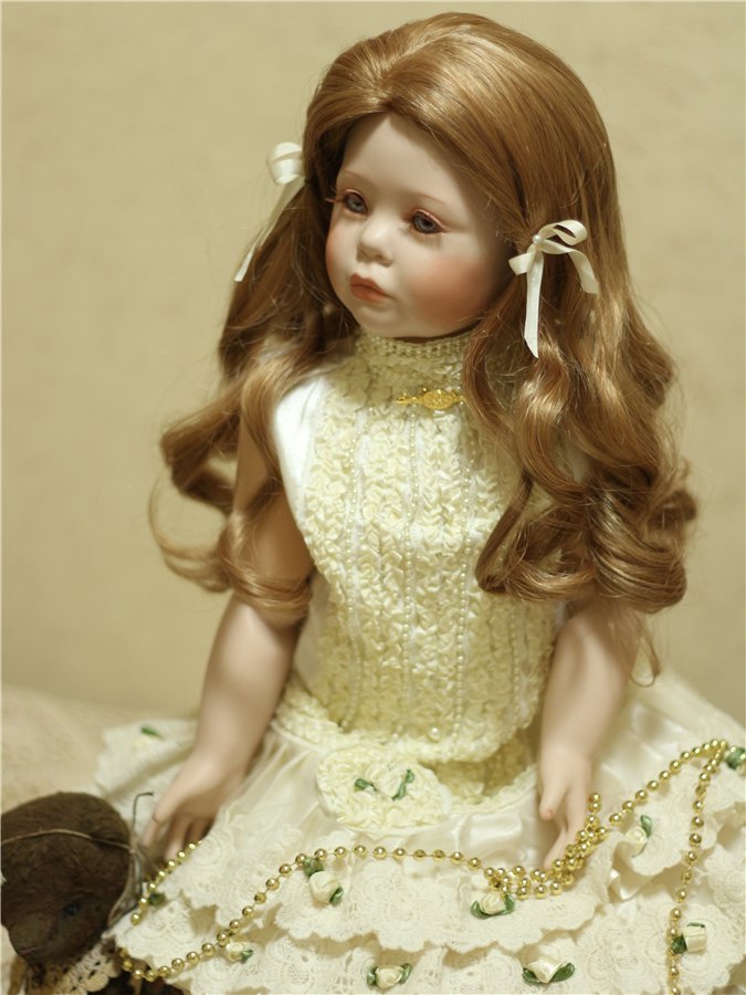 Девочка другой эпохи - милый ангел редчайшей красоты