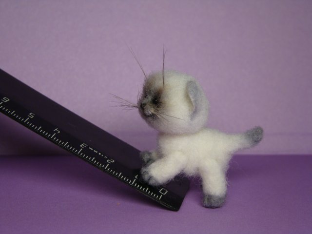 Котик. Авторская игрушка валянием из шерсти Ольги Чернухо