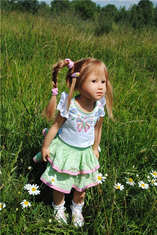 Летняя прогулка милой девочки Паулы Heidi Plusczok