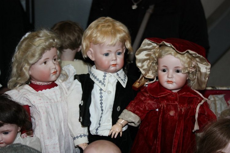 Выставка кукол, мишек тедди, кукольных домиков и миниатюры в Нидерландах 24-25 октября 2015 год. Часть третья - антикварки