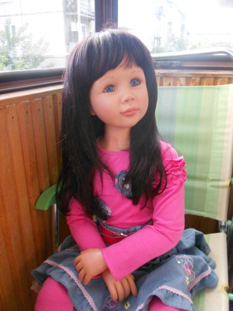 Во всех ты, милочка, паричках хороша